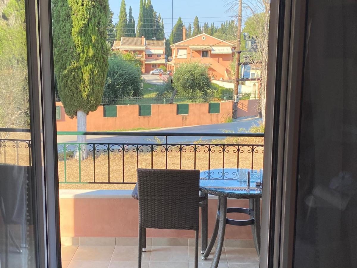 Ivy House Modern Life Near Corfu Town Kontokali Exterior foto